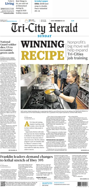 Cover of Tri-City Herald (Sunday)