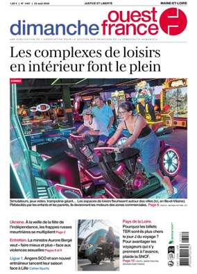Cover of Dimanche Ouest France (Maine-et-Loire)